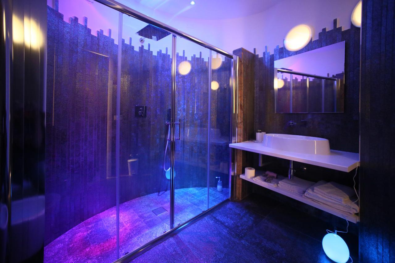 Deluxe King Room,596093385:JPEG