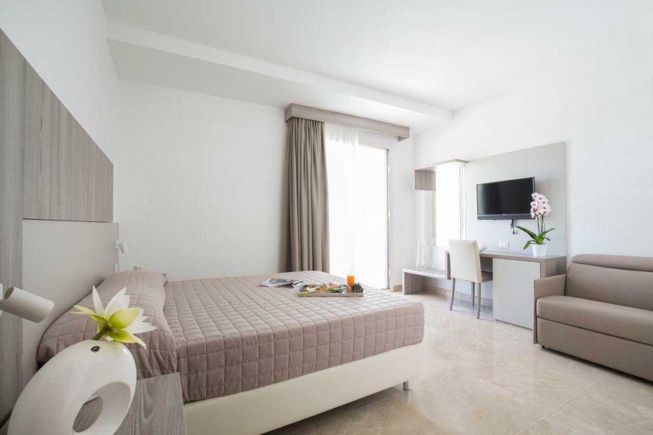 Triple Room with Terrace,844061282:JPEG
