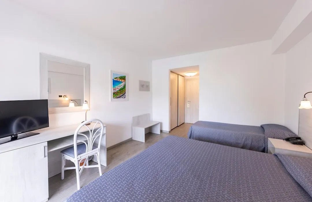 Hotel del Faro - Pugnochiuso Resort-1
