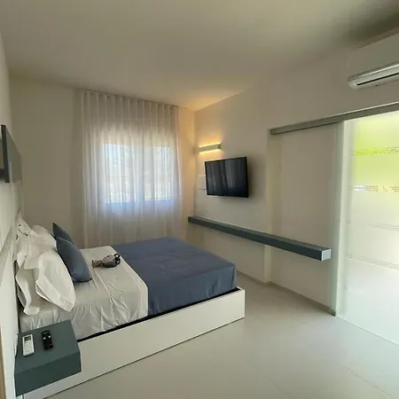 Sant'Elia Deluxe Rooms-3