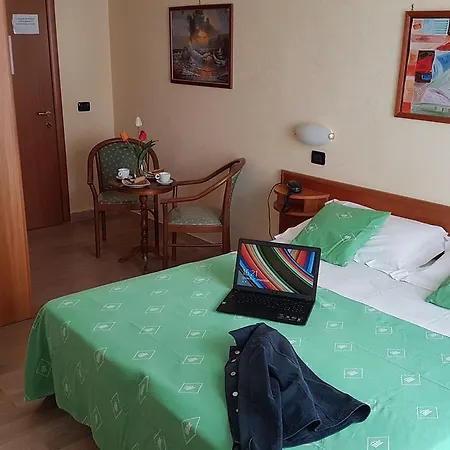Hotel Aurora-2